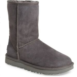 Ugg Australia Women 5825 Classic Leather Sheepskin Boots shoes sz 7
